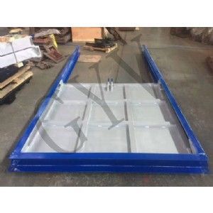 鋼制調(diào)節(jié)堰門